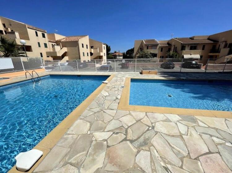 Studio Avec Terrasse Et Piscine Бандоль Экстерьер фото